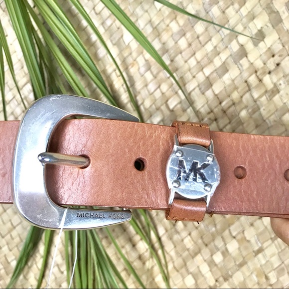 Michael Kors leather belt with silver buckle - Picture 4 of 8